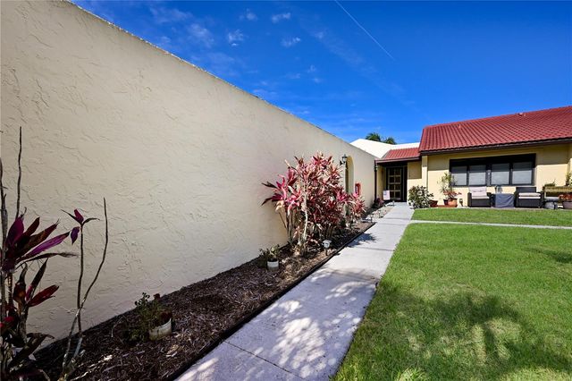 1218 56TH STREET W 1218, Bradenton, FL 34209