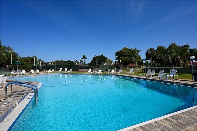 1218 56TH STREET W 1218, Bradenton, FL 34209