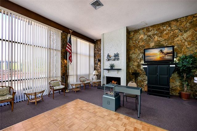 1218 56TH STREET W 1218, Bradenton, FL 34209