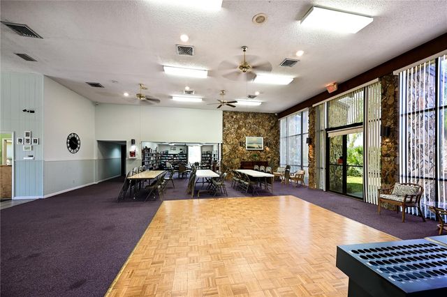 1218 56TH STREET W 1218, Bradenton, FL 34209