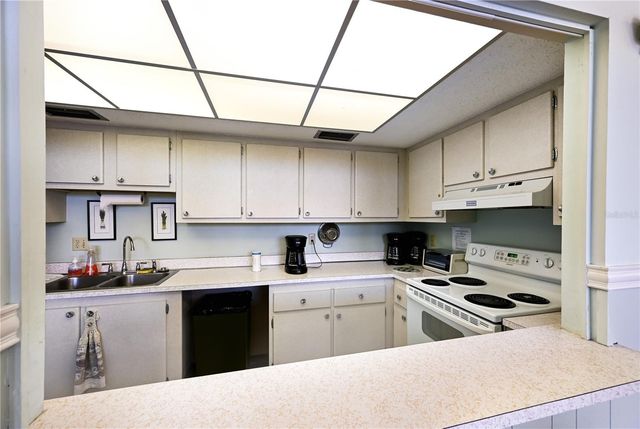 1218 56TH STREET W 1218, Bradenton, FL 34209