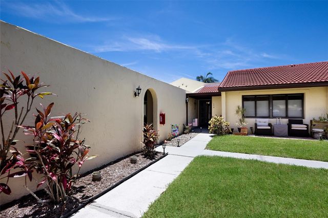 1218 56TH STREET W 1218, Bradenton, FL 34209