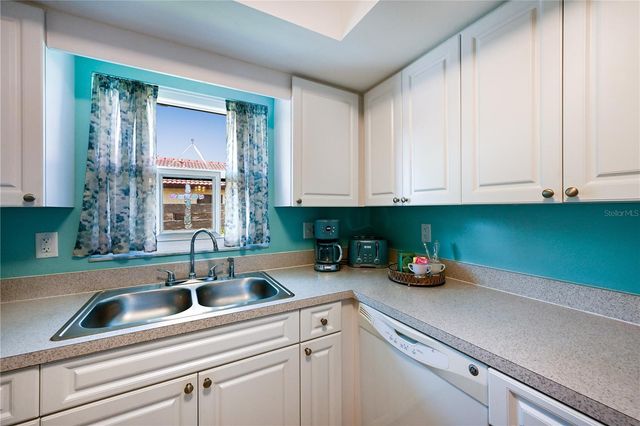 1218 56TH STREET W 1218, Bradenton, FL 34209