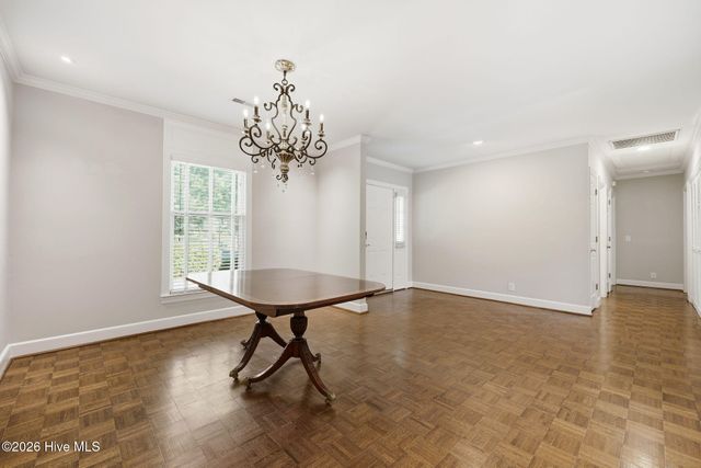 813 Greenbriar Road, Kinston, NC 28501