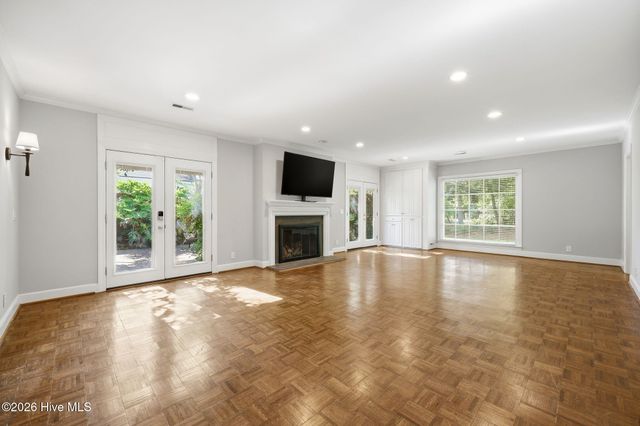 813 Greenbriar Road, Kinston, NC 28501