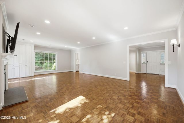 813 Greenbriar Road, Kinston, NC 28501