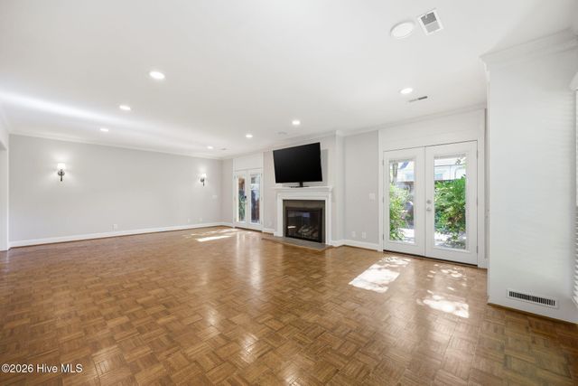 813 Greenbriar Road, Kinston, NC 28501