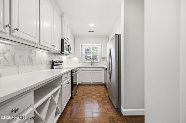 813 Greenbriar Road, Kinston, NC 28501