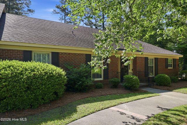 813 Greenbriar Road, Kinston, NC 28501