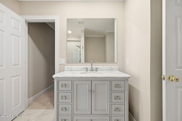 813 Greenbriar Road, Kinston, NC 28501