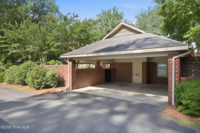 813 Greenbriar Road, Kinston, NC 28501