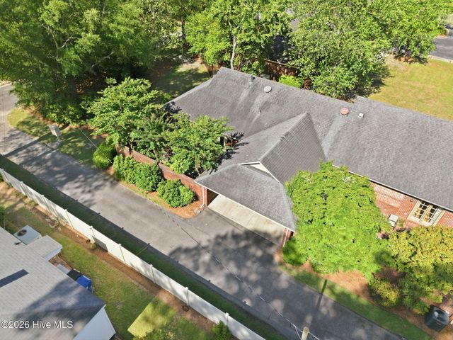 813 Greenbriar Road, Kinston, NC 28501
