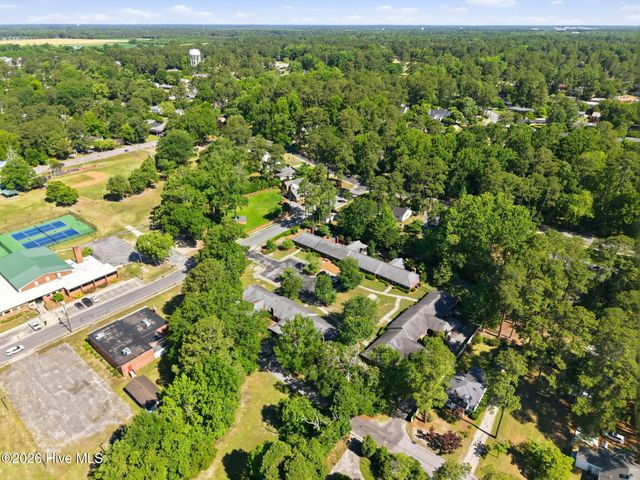 813 Greenbriar Road, Kinston, NC 28501