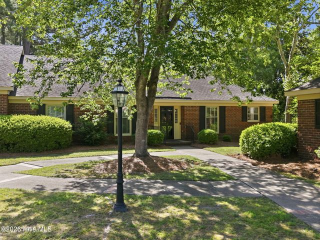 813 Greenbriar Road, Kinston, NC 28501