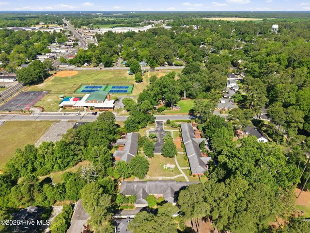 813 Greenbriar Road, Kinston, NC 28501