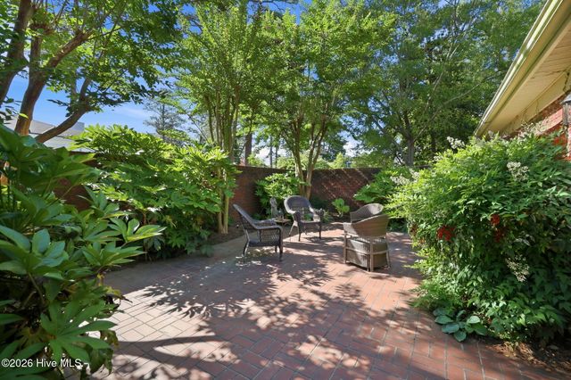 813 Greenbriar Road, Kinston, NC 28501