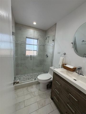 3901 SW 6th St 1, Miami, FL 33134