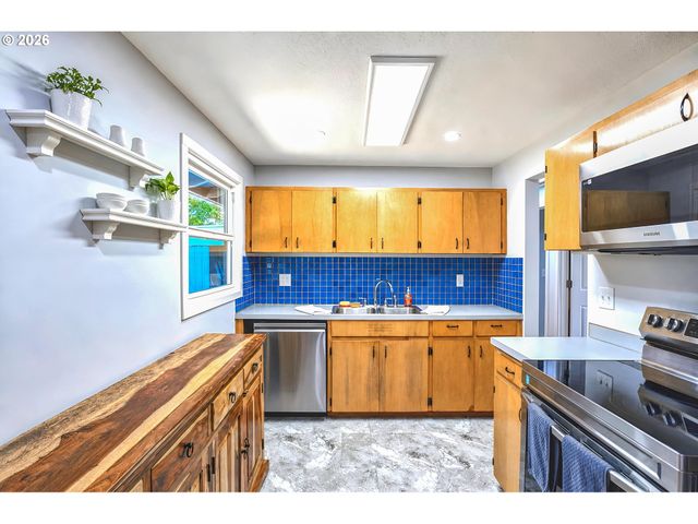 1175 Se 2ND St, Gresham, OR 97080