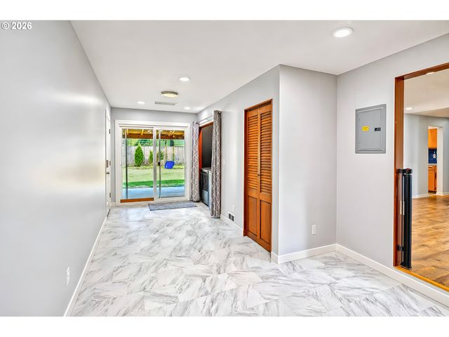 1175 Se 2ND St, Gresham, OR 97080