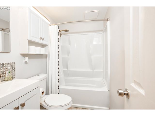1175 Se 2ND St, Gresham, OR 97080