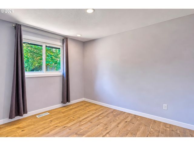 1175 Se 2ND St, Gresham, OR 97080