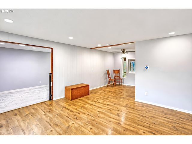 1175 Se 2ND St, Gresham, OR 97080