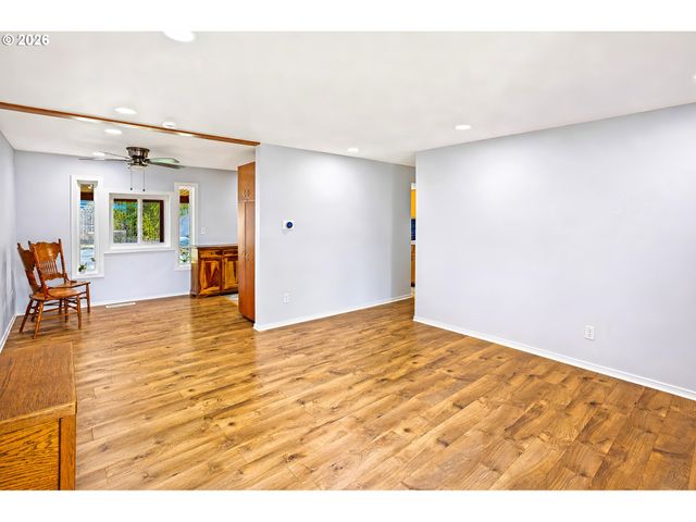 1175 Se 2ND St, Gresham, OR 97080