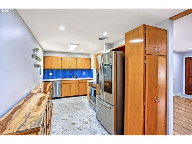1175 Se 2ND St, Gresham, OR 97080