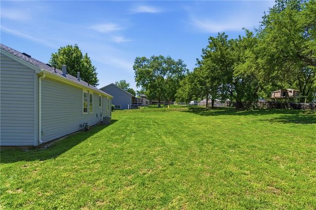 56 Santa Fe Street, Leavenworth, KS 66048