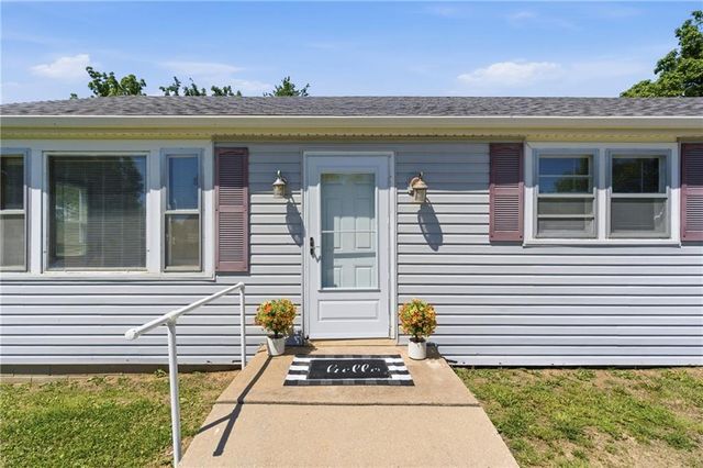 56 Santa Fe Street, Leavenworth, KS 66048