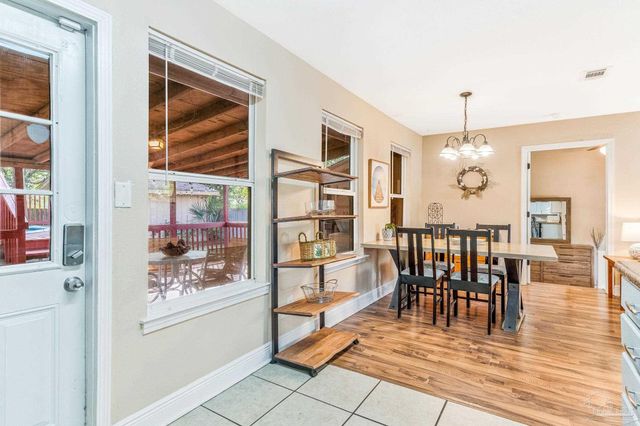 105 Rue Max St, Pensacola, FL 32507