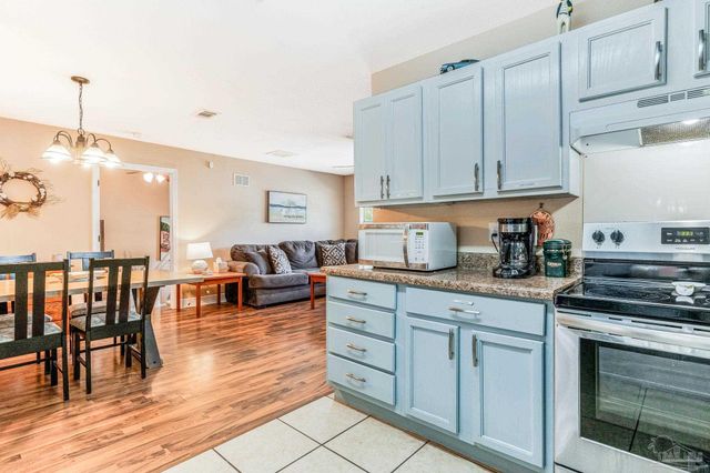 105 Rue Max St, Pensacola, FL 32507