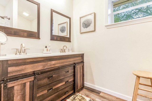 105 Rue Max St, Pensacola, FL 32507