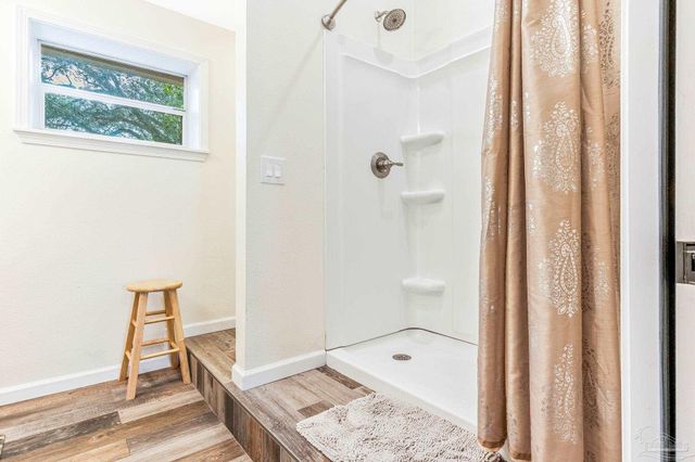 105 Rue Max St, Pensacola, FL 32507