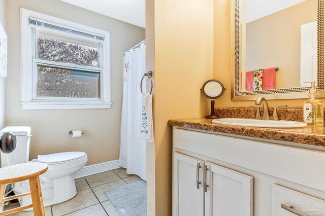 105 Rue Max St, Pensacola, FL 32507