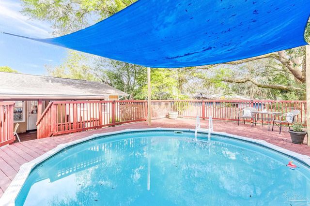 105 Rue Max St, Pensacola, FL 32507