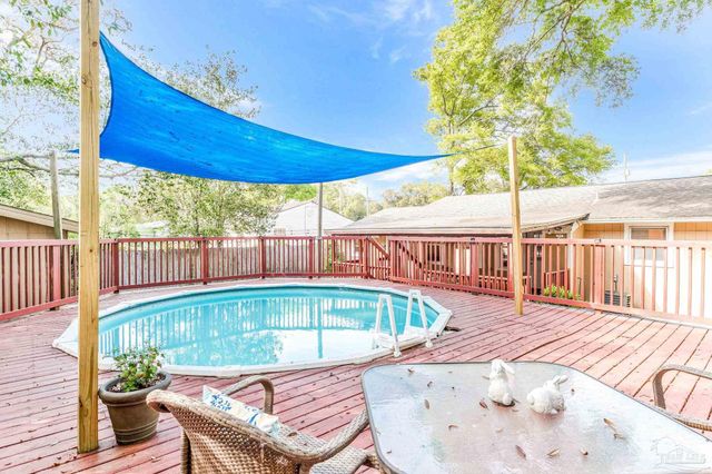 105 Rue Max St, Pensacola, FL 32507