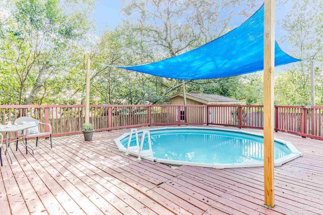 105 Rue Max St, Pensacola, FL 32507