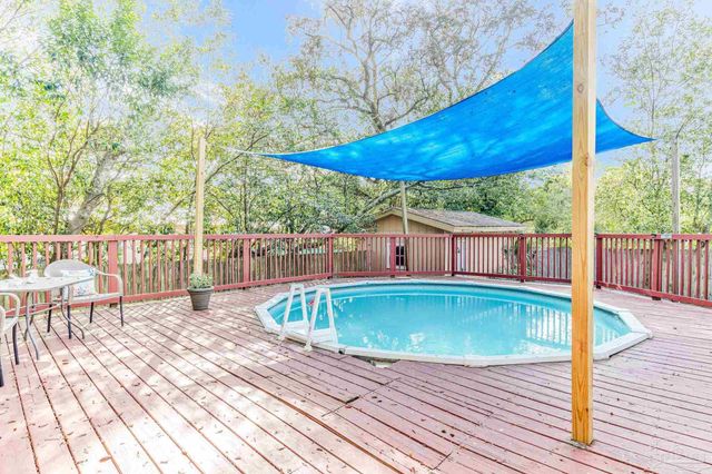 105 Rue Max St, Pensacola, FL 32507