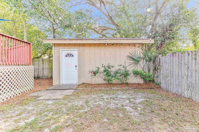 105 Rue Max St, Pensacola, FL 32507