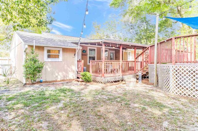 105 Rue Max St, Pensacola, FL 32507