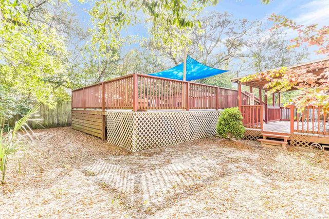 105 Rue Max St, Pensacola, FL 32507