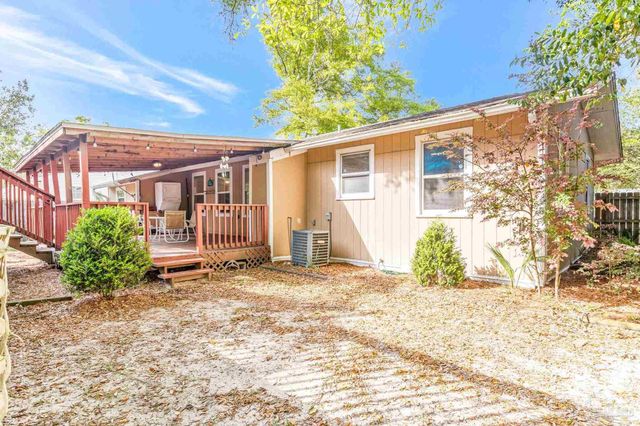 105 Rue Max St, Pensacola, FL 32507