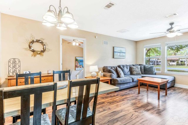 105 Rue Max St, Pensacola, FL 32507