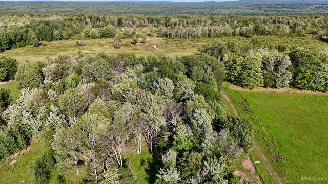 34770 Calumet Road, Ontonagon, MI 49953