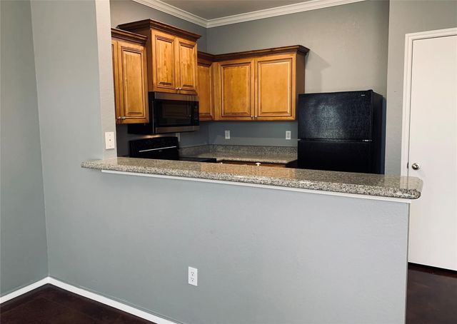 2304 Aldergate Drive, Arlington, TX 76012