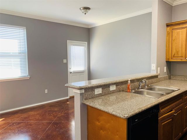 2304 Aldergate Drive, Arlington, TX 76012