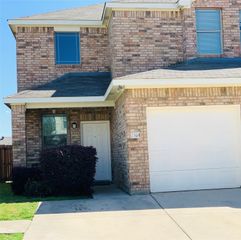 2304 Aldergate Drive, Arlington, TX 76012