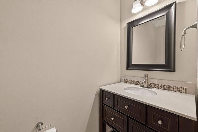 5708 Petty St B, Houston, TX 77008