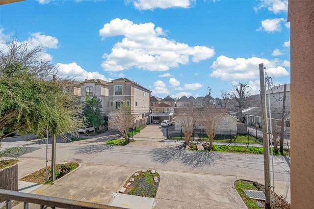 5708 Petty St B, Houston, TX 77008